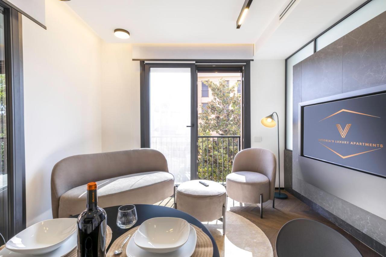 Vittoria'S Luxury Apartment Каляри Екстериор снимка